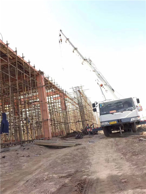 凤冈县吊车作业的安全注意事项有哪些？